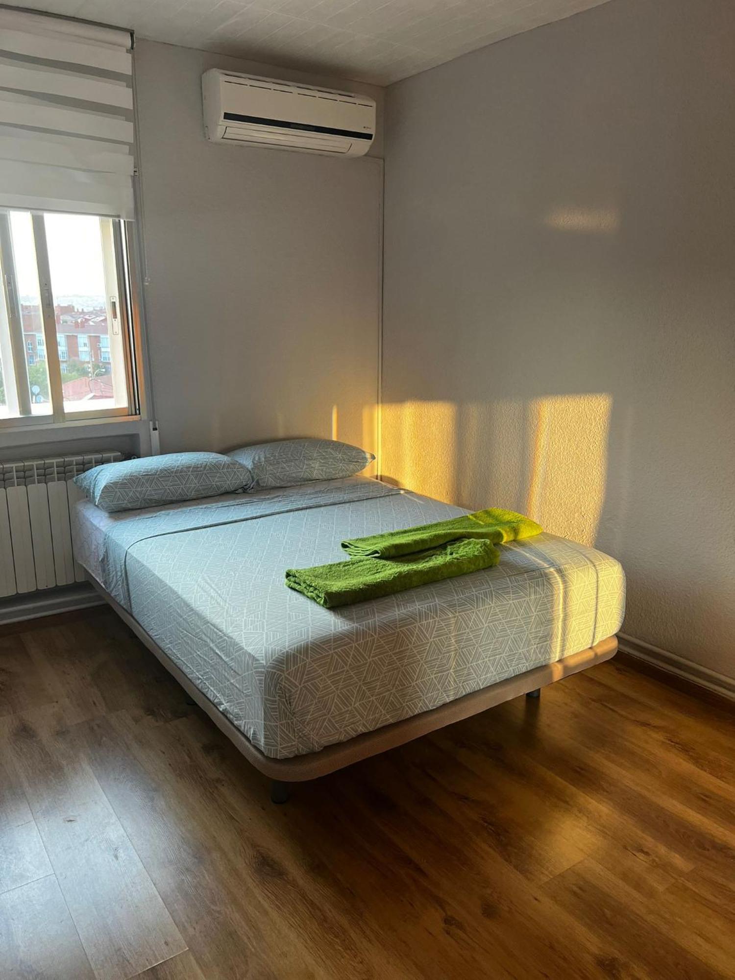 Hotel Bed Vallecas Madrid Esterno foto